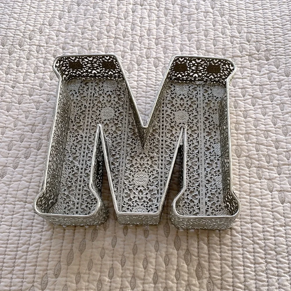 “M” Sign Tabletop Home Decor - Picture 3 of 4